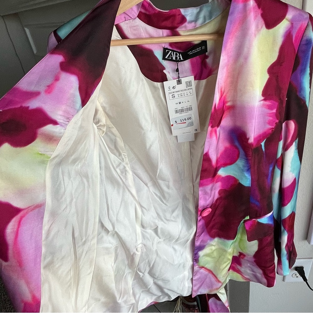 Zara Floral Watercolor Blazer in Pink, Burgundy, Lavender with Tie Belt - Picture 7 of 8